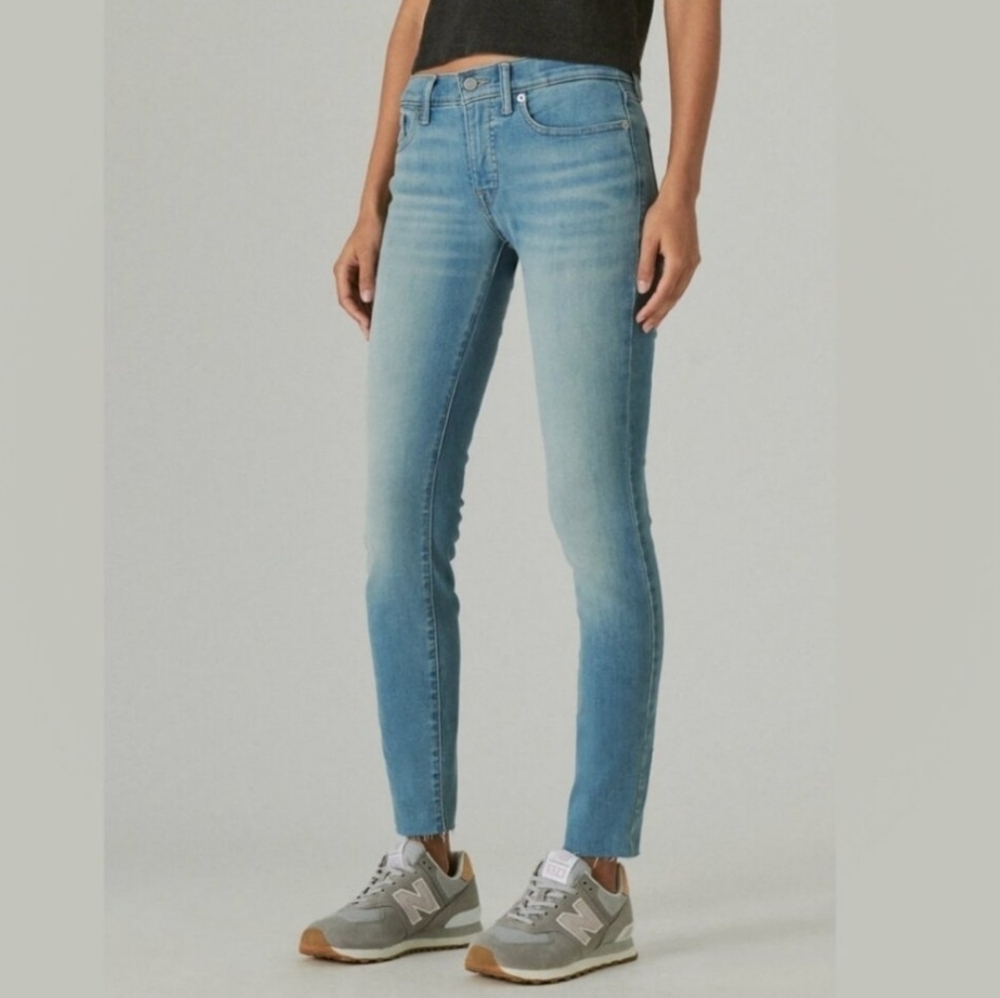 Lucky Brand Ava Skinny Jeans Raw Hem Light Wash Sz 2